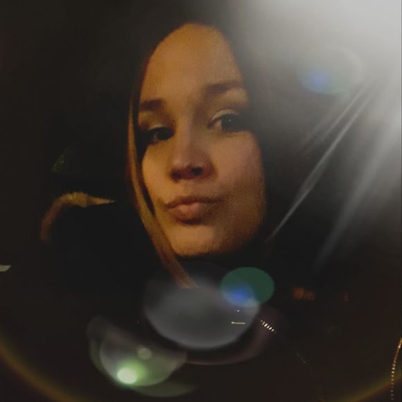 Meet your Posher, Jessica - Picture 1 of 1